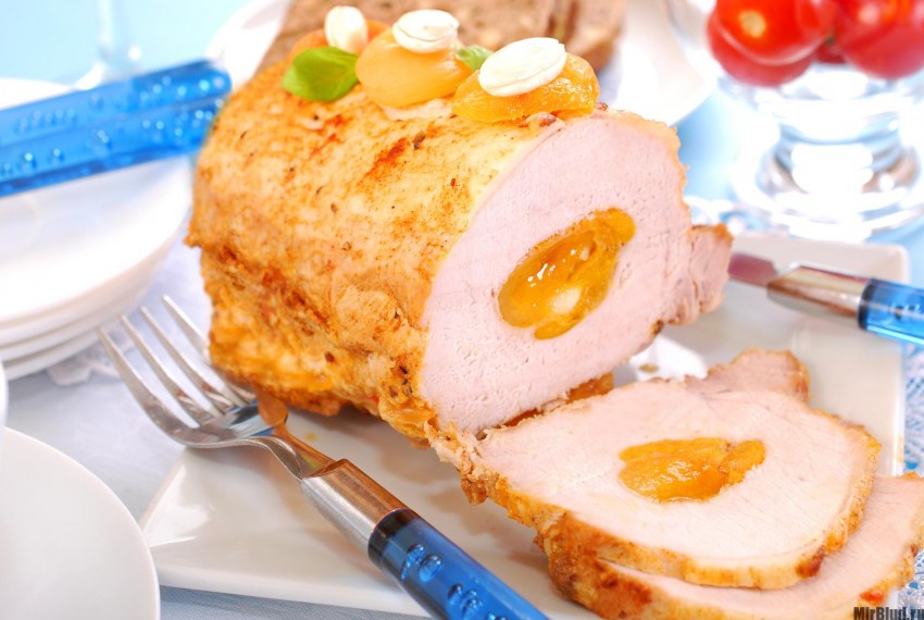 Курица с персиками