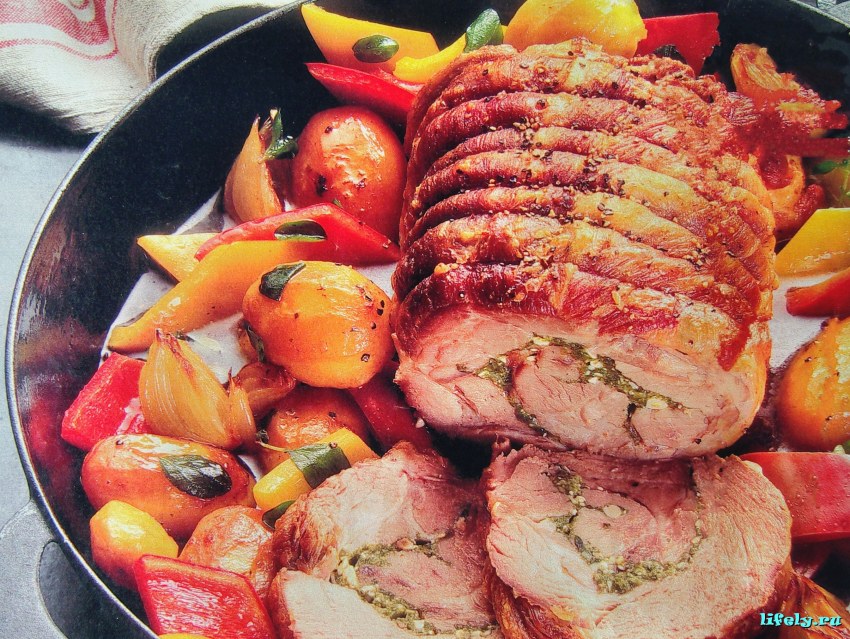 Пирожные с консервированными персиками
