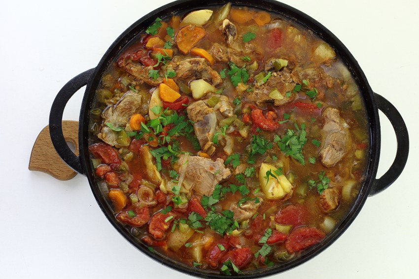 АЗУ по-татарски с солеными огурцами