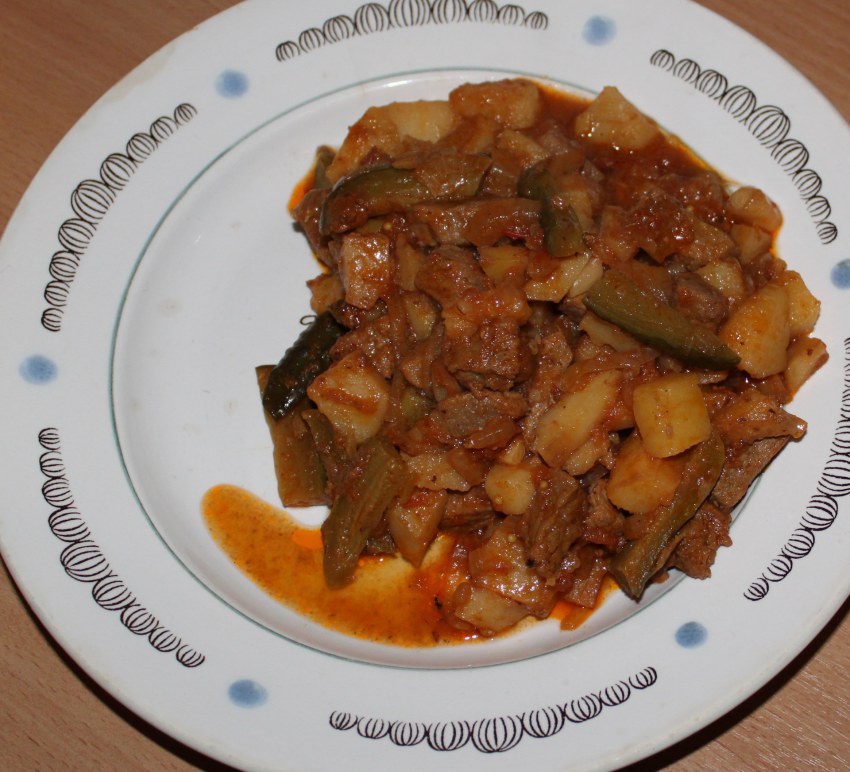 Мясное рагу гювеч