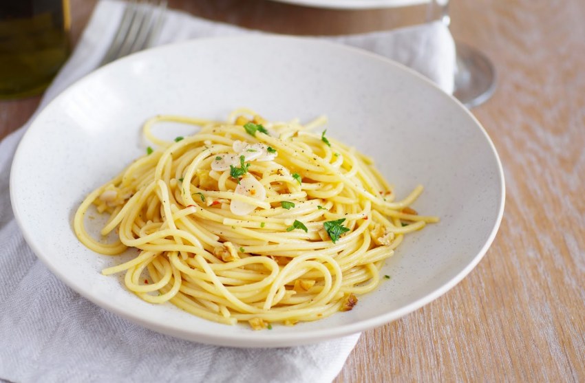 Спагетти aglio olio