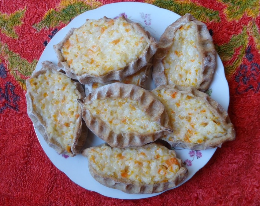 Пирожки с горохом жареные на сковороде