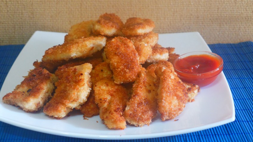 Куриные палочки в панировке