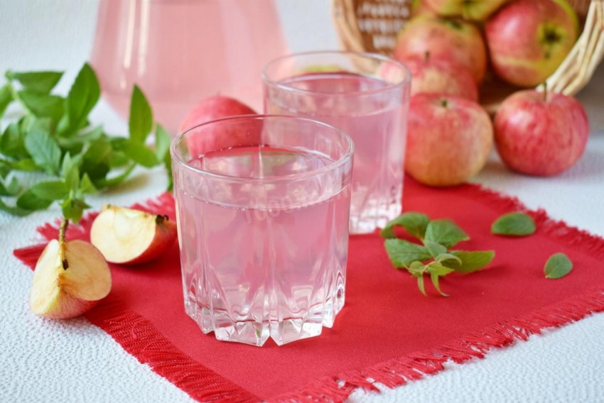 Яблочный сок с кислинкой