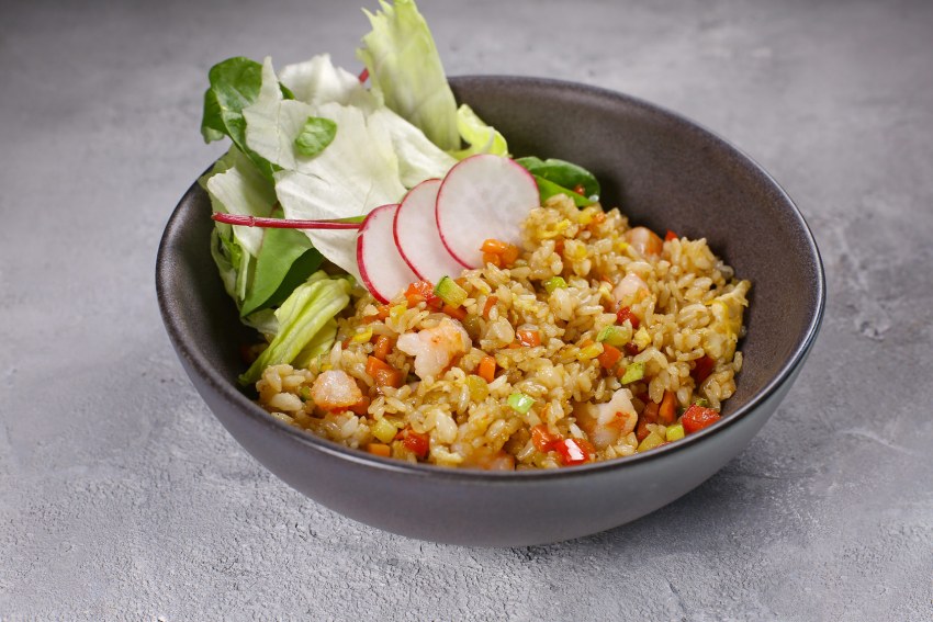 Рис с морепродуктами и овощами