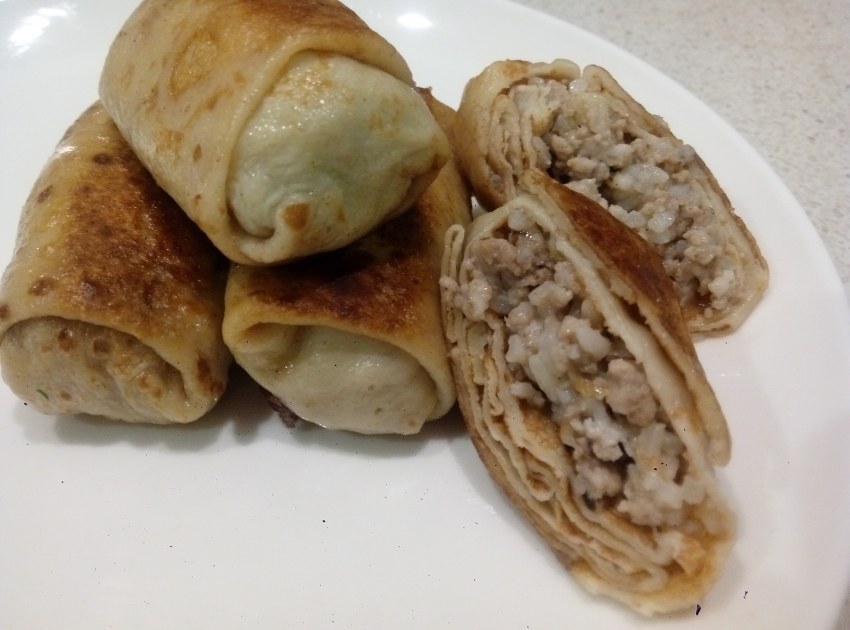 Печеночные блинчики рулетики