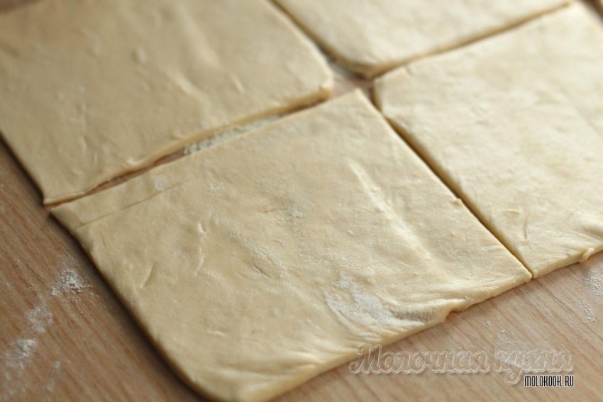 Слойка с клубникой