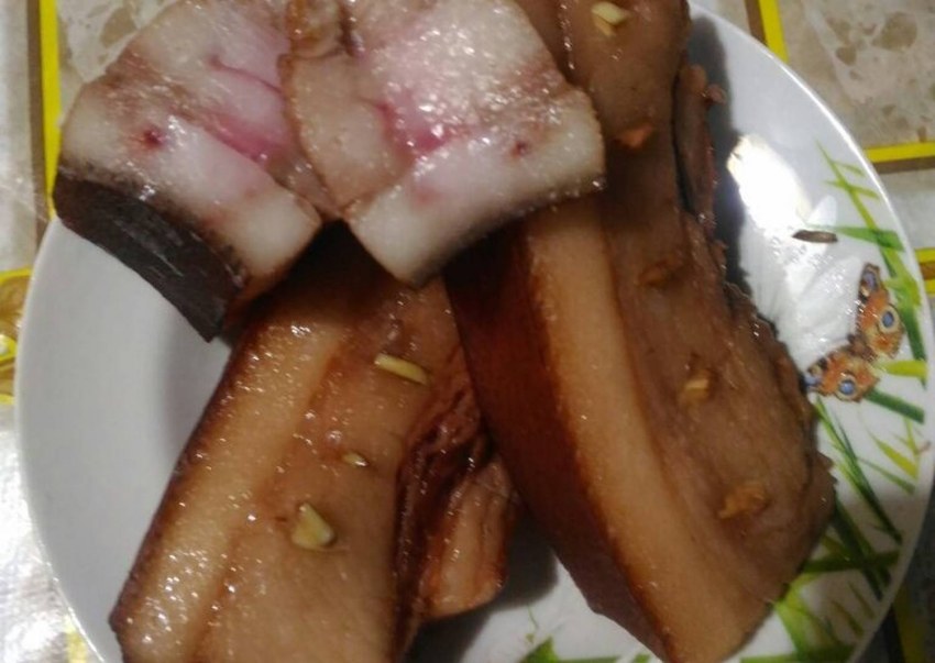 Сало с луковыми кожурками