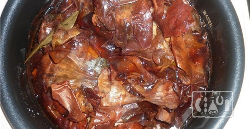 Шпик в луковой шелухе