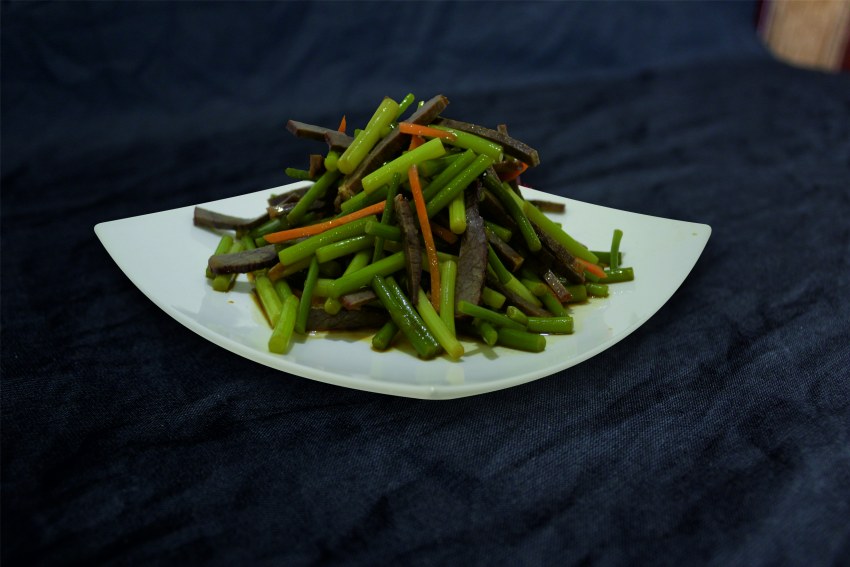 Стрелки чеснока с мясом