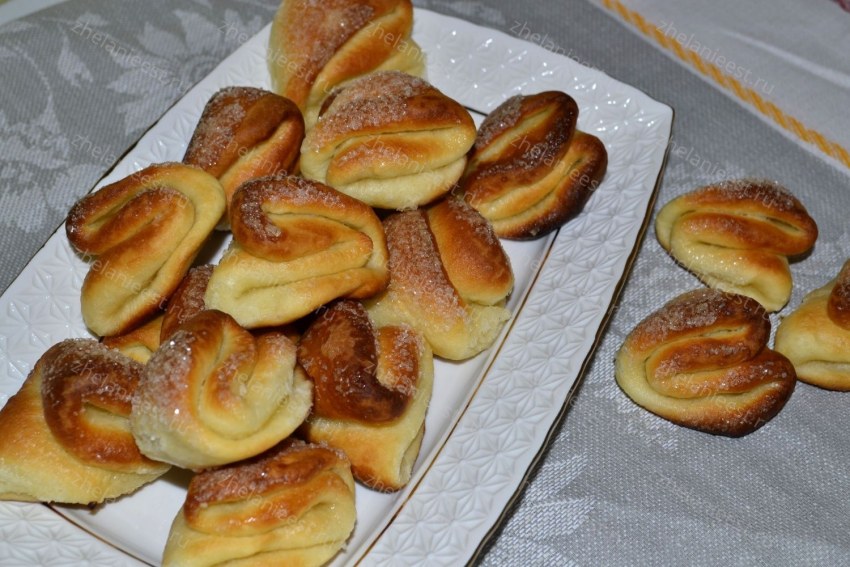 Выпечка из сладкого дрожжевого теста