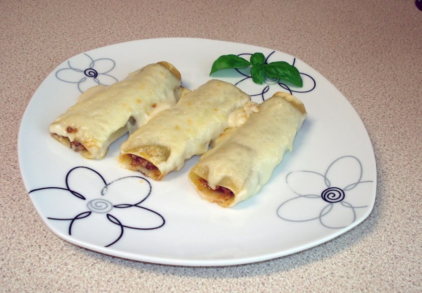 Каннеллони бешамель