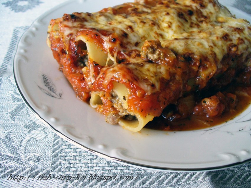 Каннеллони с соусом бешамель и бешамель