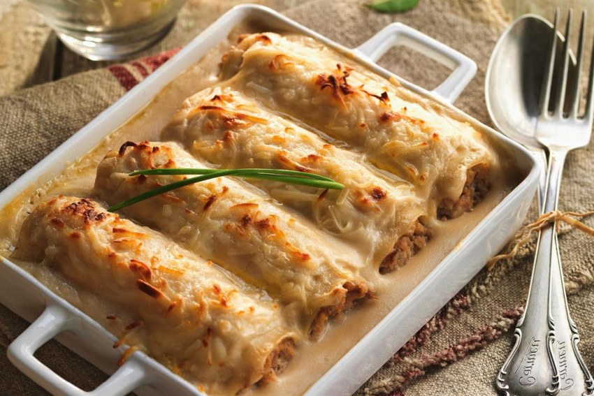 Каннеллони фаршированные курицей