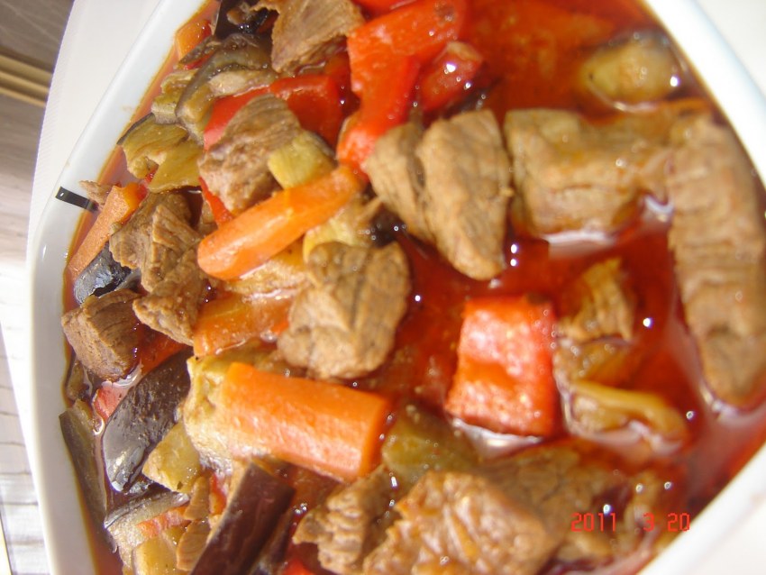 Салат с овощами гриль
