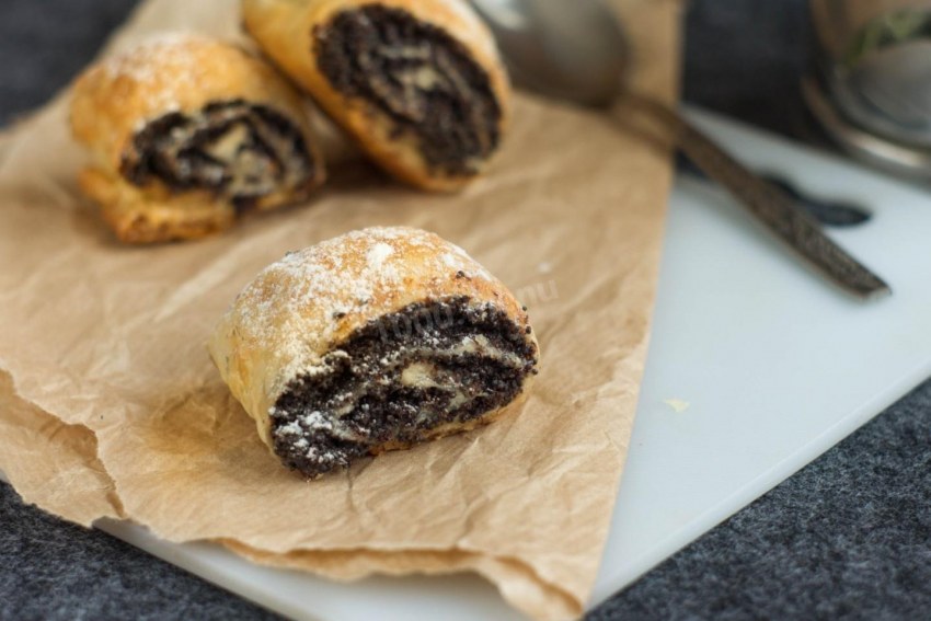 Булочка с маком