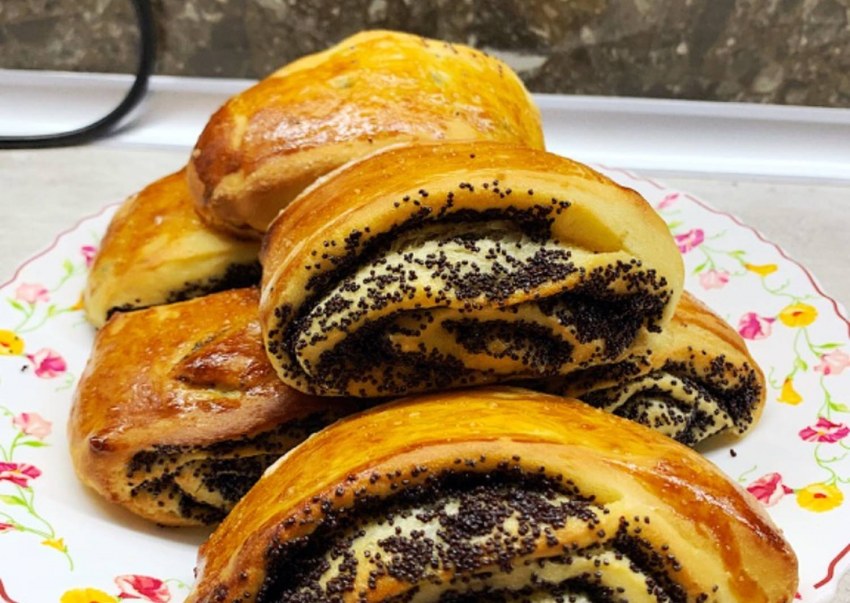 Булочка с маком
