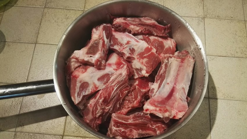 Свинина гриль с маринованным луком