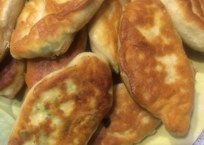 Пирожки с жареным луком