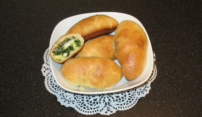 Пирожки с зеленым луком