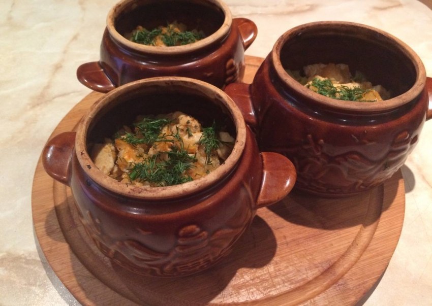 Мясо в горшочках