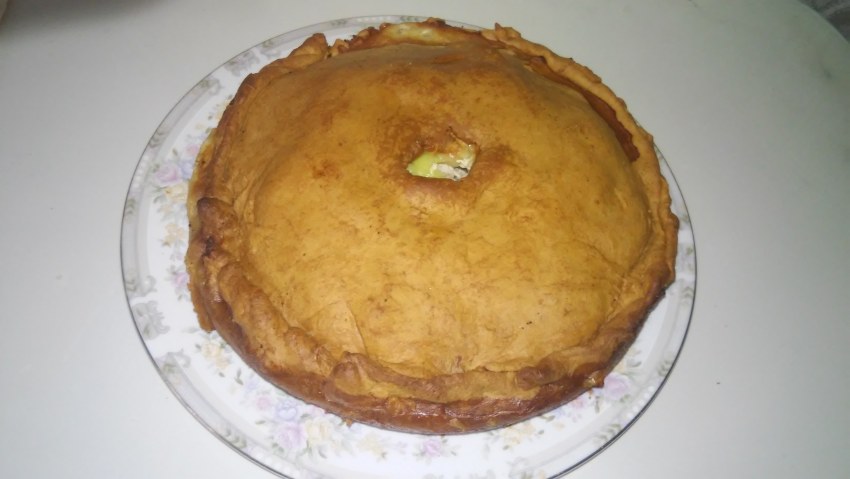 Пирог с курицей и картошкой