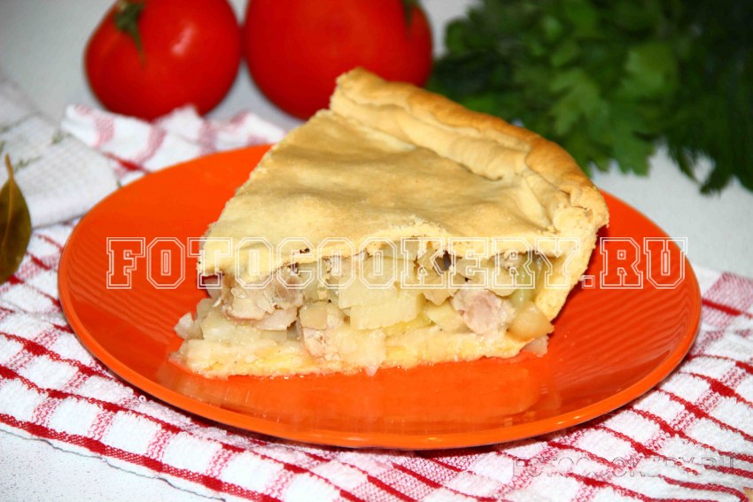 Курник из слоеного теста с курицей и картошкой