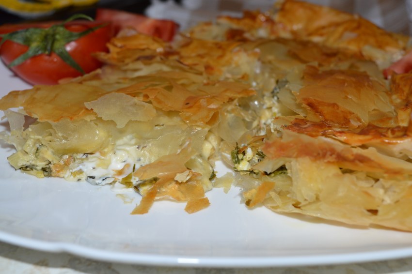 Декорация из теста фило