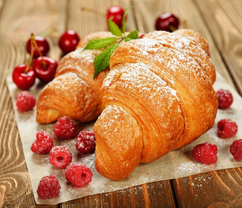 Булочки круассаны