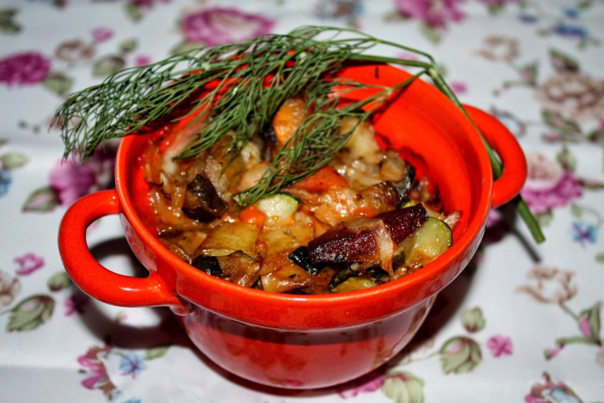 Овощное рагу с кабачками и баклажанами