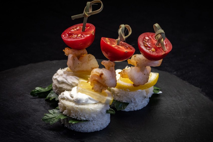 Канапешки с креветками