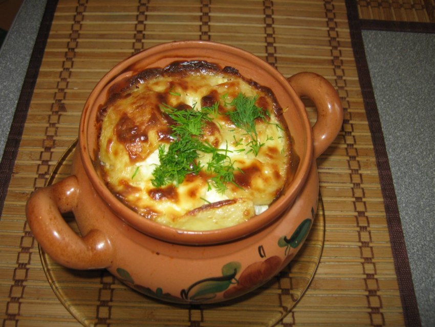 Мясо в горшочках в духовке