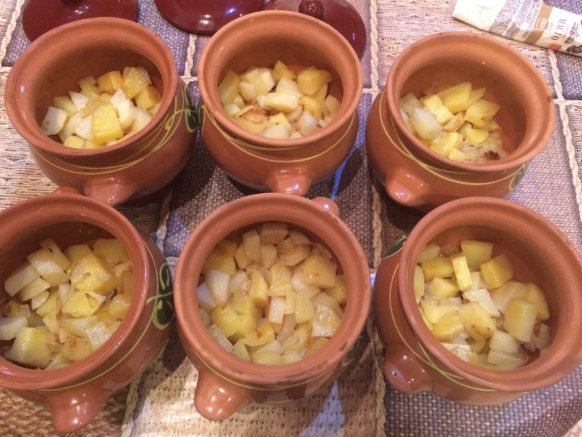 Картошка в горшке