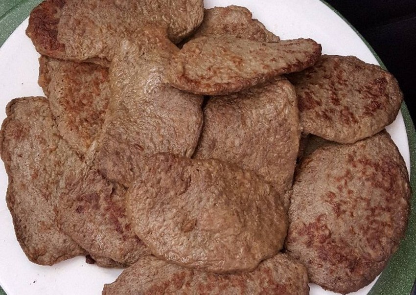 Котлеты из куриной печени с морковью и луком