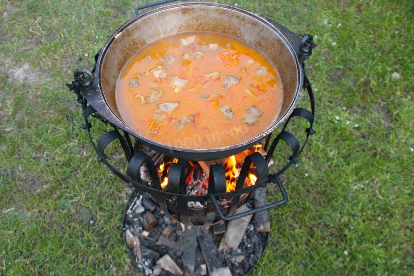 Шулюм из баранины в казане на костре