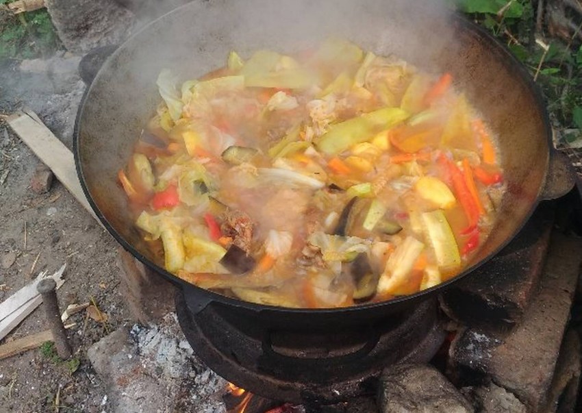 Шурпа из баранины в казане