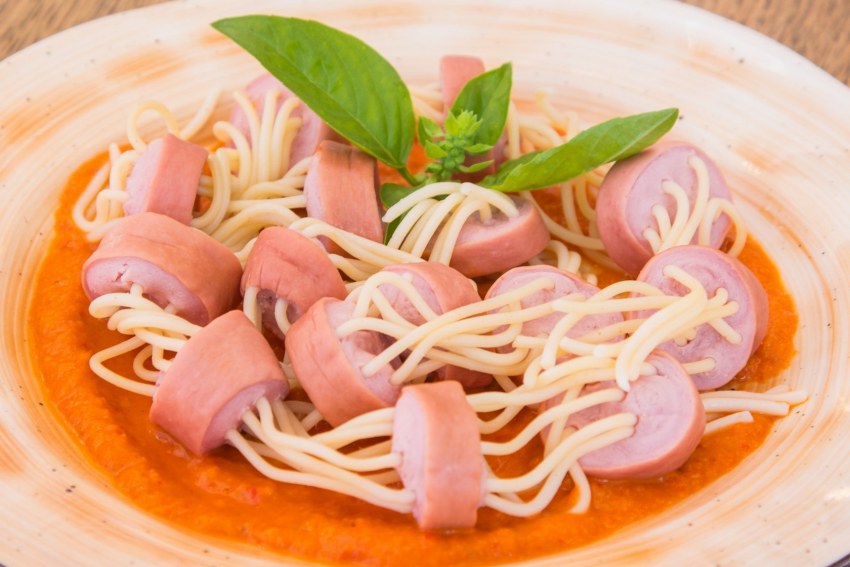 Макароны с сардельками