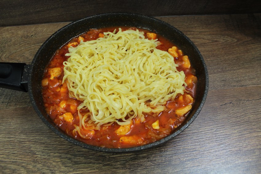 Салат с сосисками