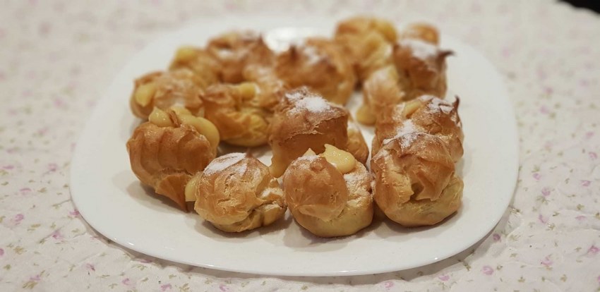 Профитроли с лимонным заварным кремом