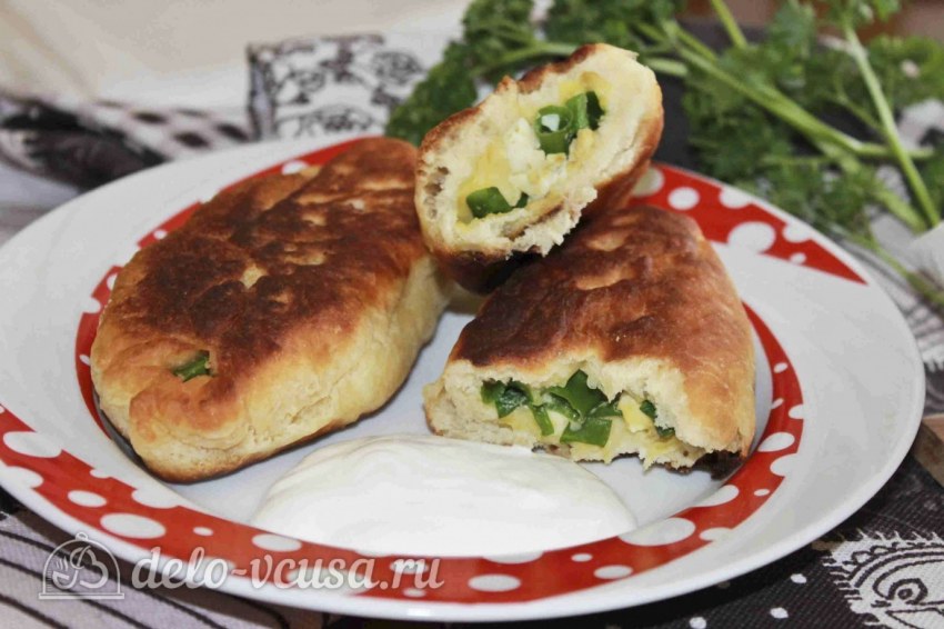 Пирожки на кефире с яйцом и зеленым луком