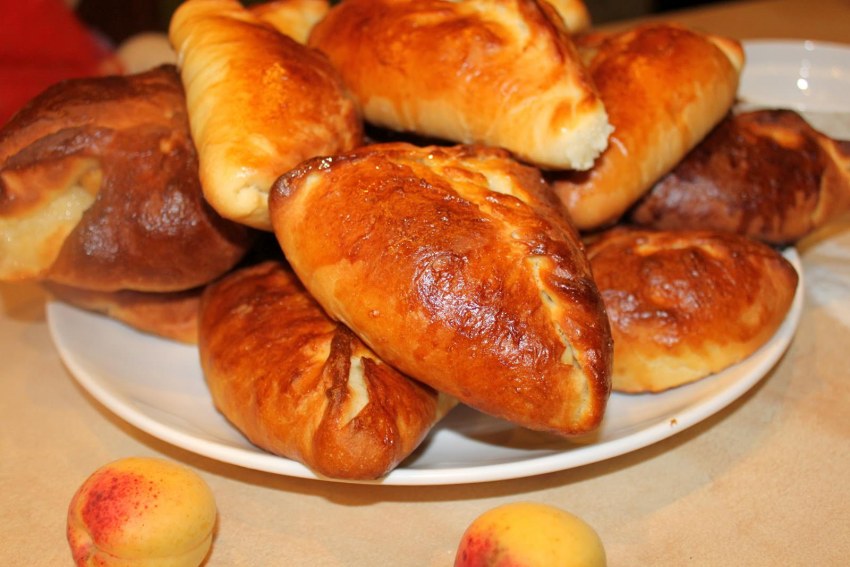 Пирог с зеленым луком и яйцом