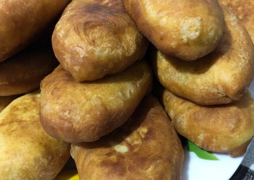 Пирожки с яйцом и зеленым луком