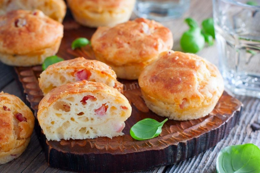 Кабачковые кексики с ветчиной и сыром