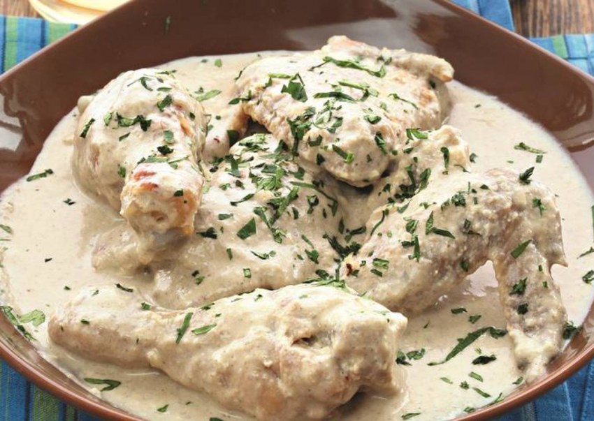 Тушеная куриная ножка