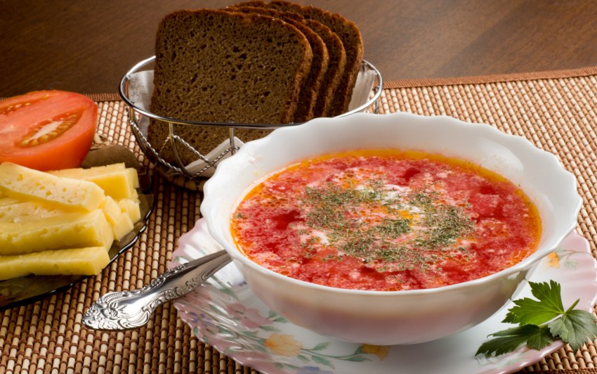 Борщ с килькой в томате и фасолью