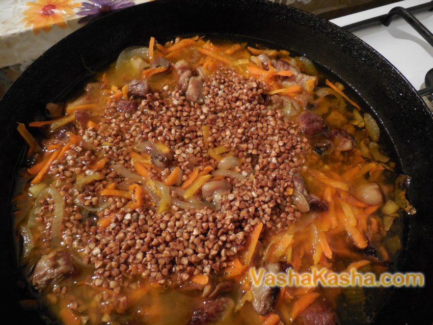 Как приготовить гречку с мясом в кастрюле