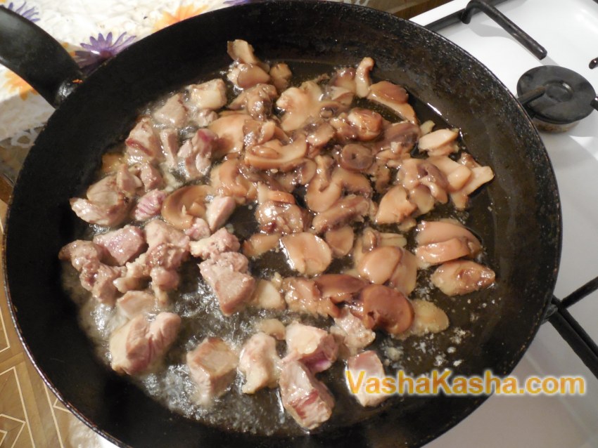 Вкусно гречка с грибами на сковороде