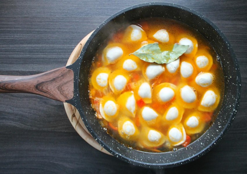 Пельмени тушеные с овощами