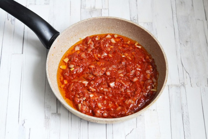 Рожки с морковкой и томатной пастой