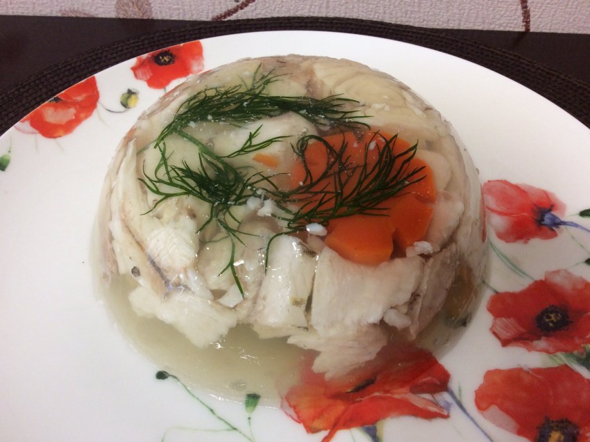 Рыба заливная с карпом